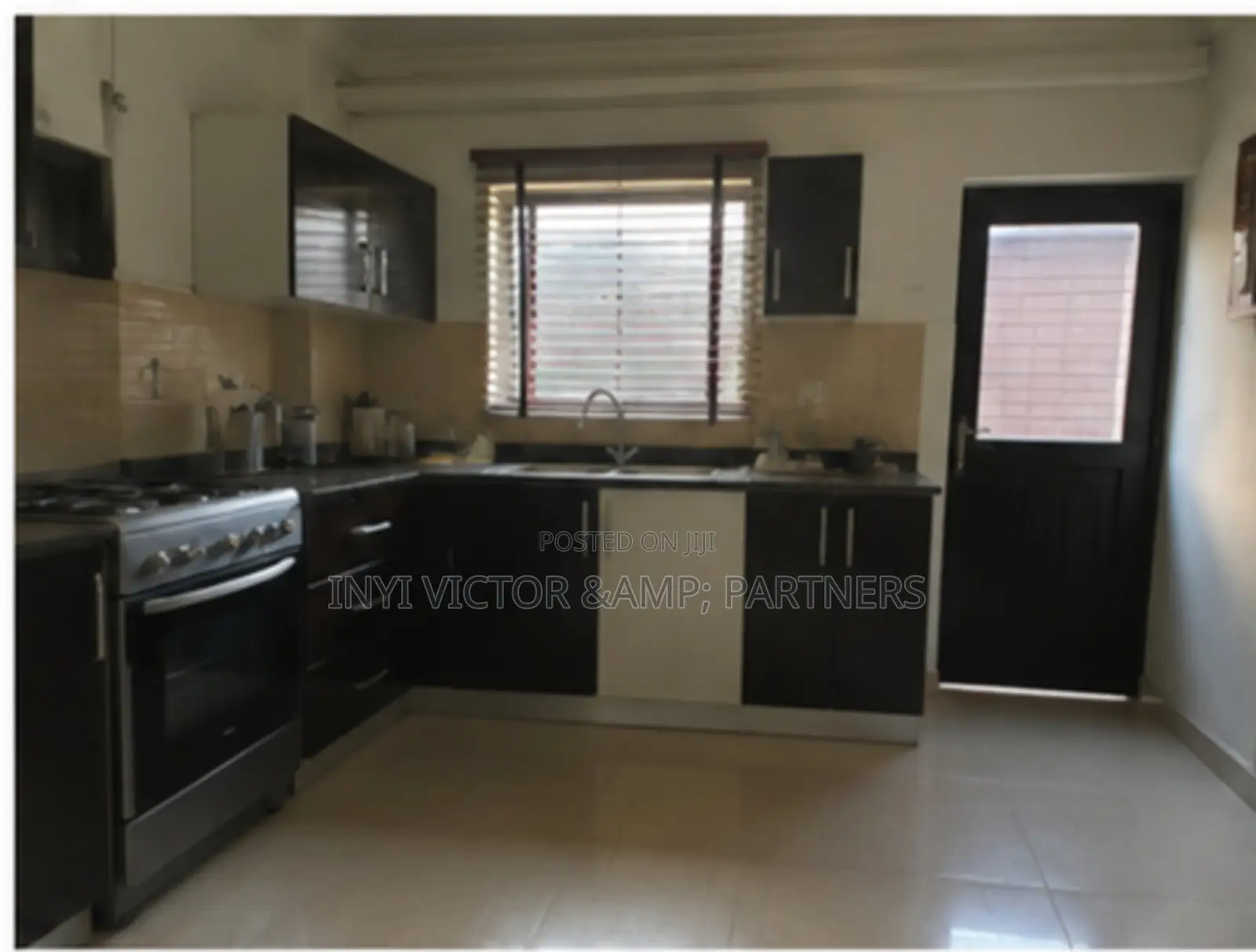 3bdrm Apartment in Garki for sale in Garki