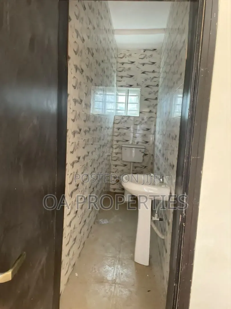 2bdrm Block of Flats in Ikolaba Gra Ibadan for rent in Ibadan