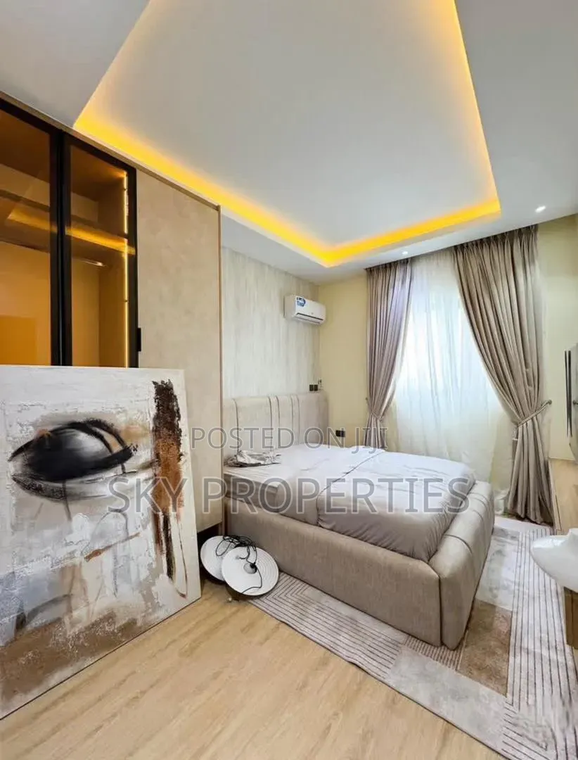2bdrm Apartment in V.I, Saka Tinubu for sale in Saka Tinubu