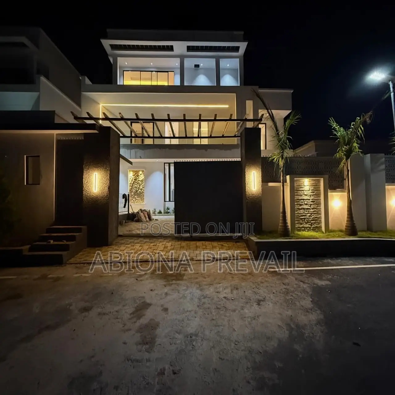5bdrm Duplex in Maitama for sale in Maitama