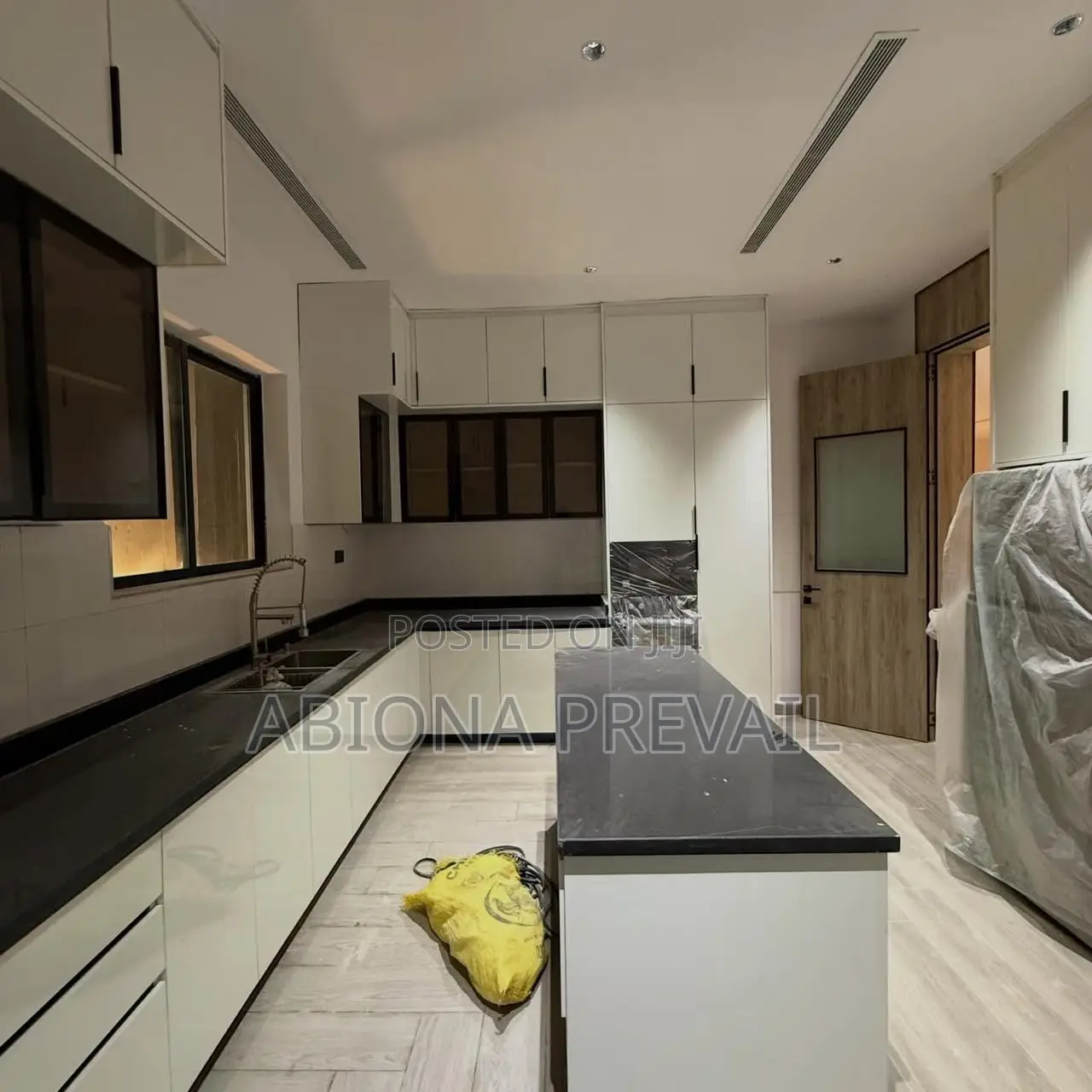 5bdrm Duplex in Maitama for sale in Maitama