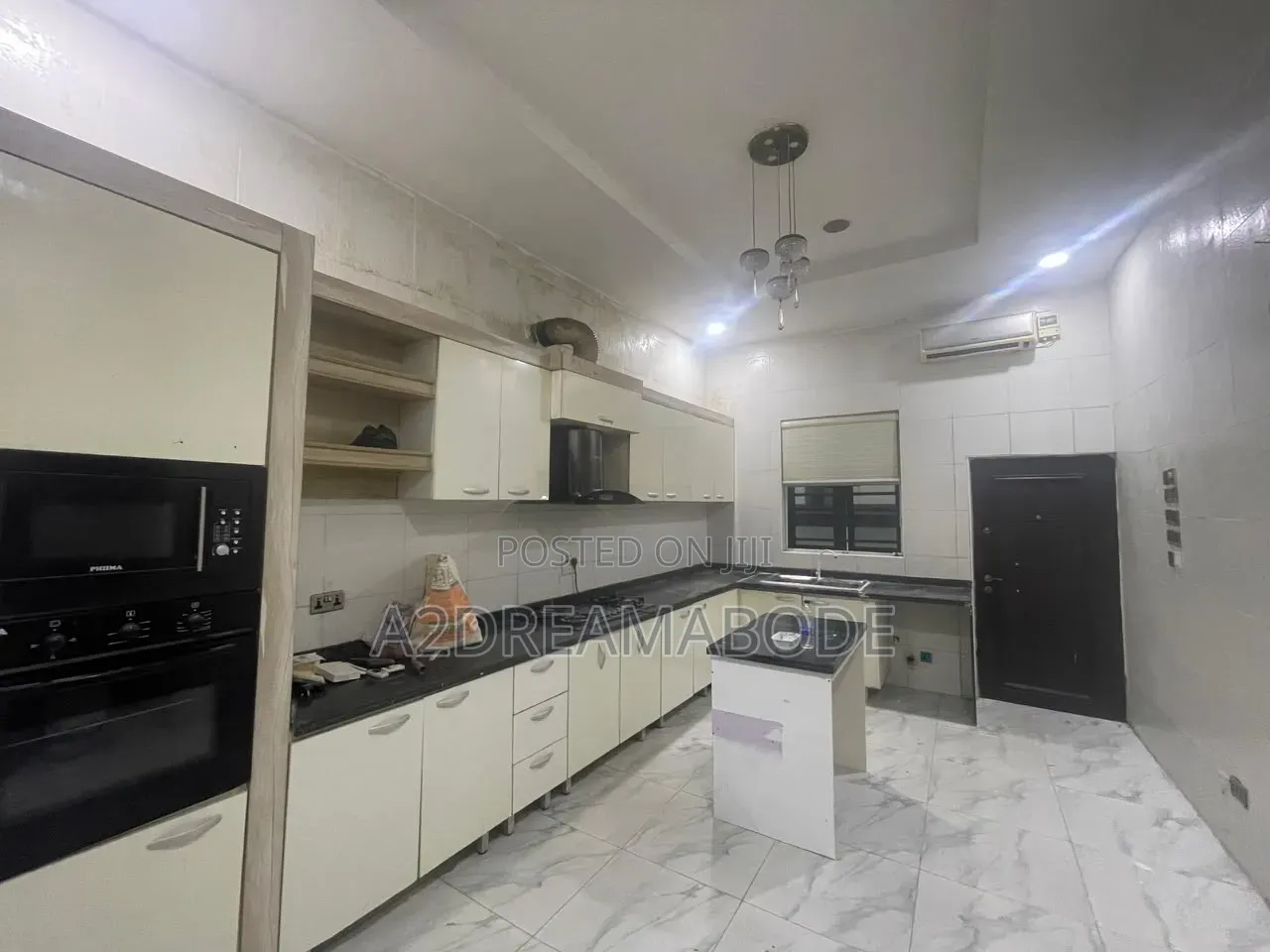 5bdrm Duplex in Lekki, Chevron for rent in Chevron