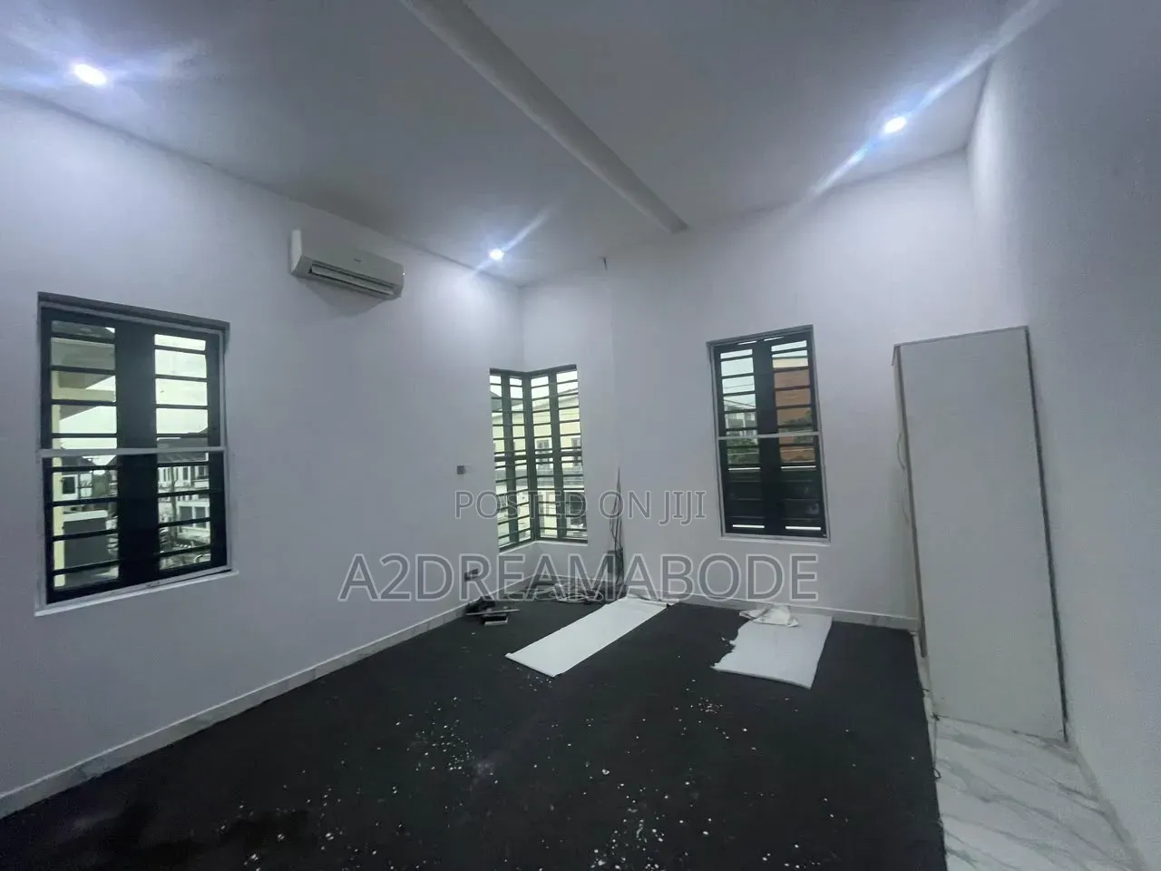 5bdrm Duplex in Lekki, Chevron for rent in Chevron