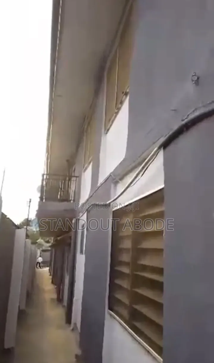 3bdrm Block of Flats in Good Location, Abaranje for sale in Abaranje