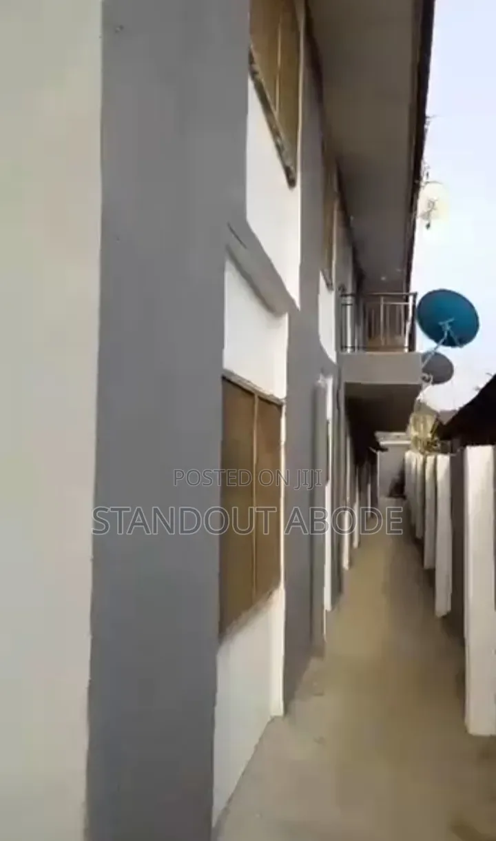 3bdrm Block of Flats in Good Location, Abaranje for sale in Abaranje