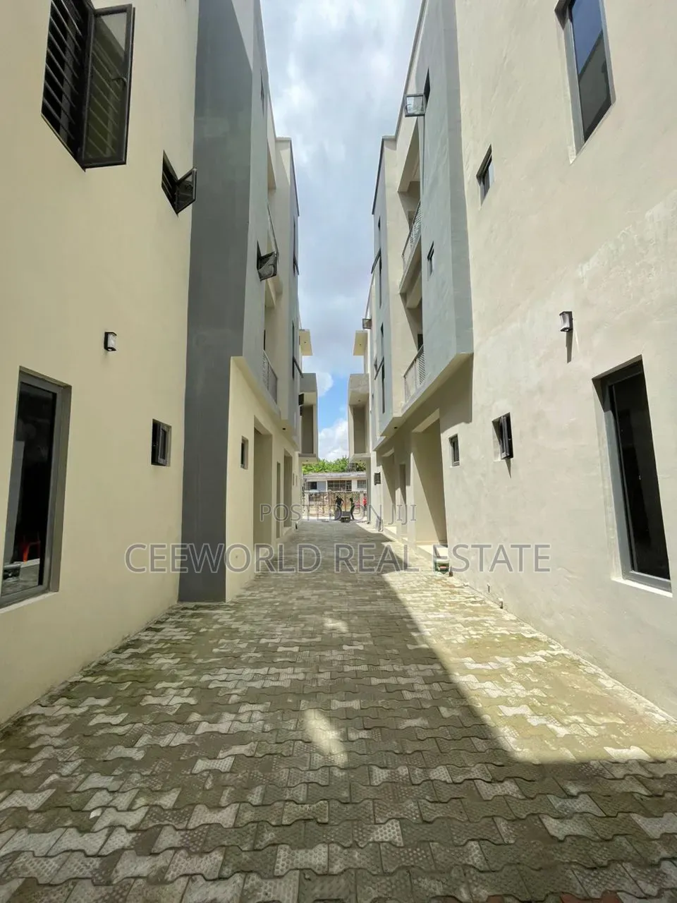 2bdrm Block of Flats in Old Bodija Awosika for sale in Bodija