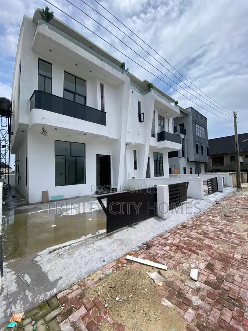 4bdrm Duplex in Sangotedo for sale in Sangotedo