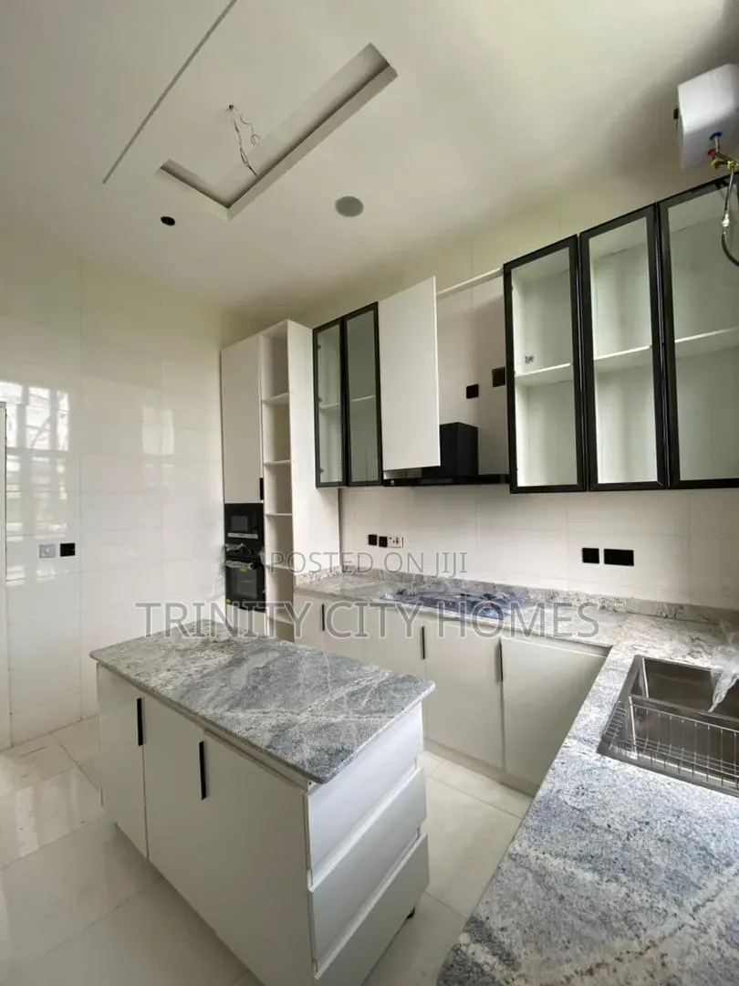 4bdrm Duplex in Sangotedo for sale in Sangotedo