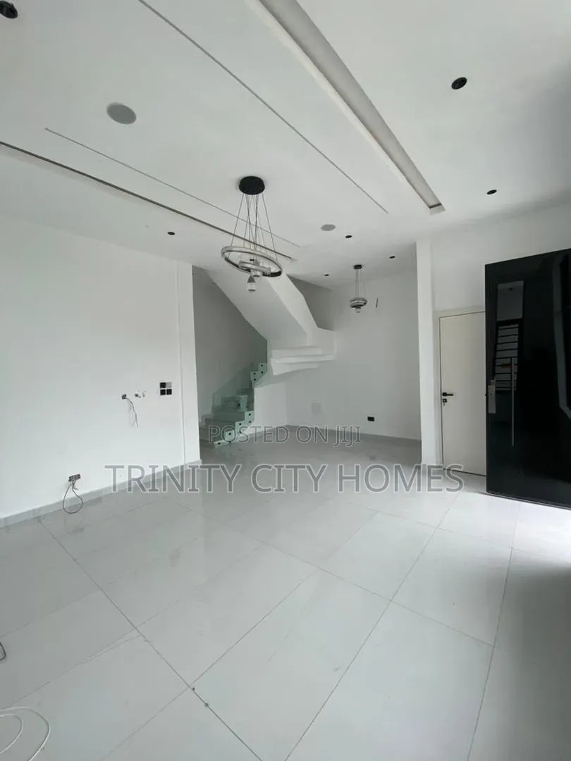 4bdrm Duplex in Sangotedo for sale in Sangotedo
