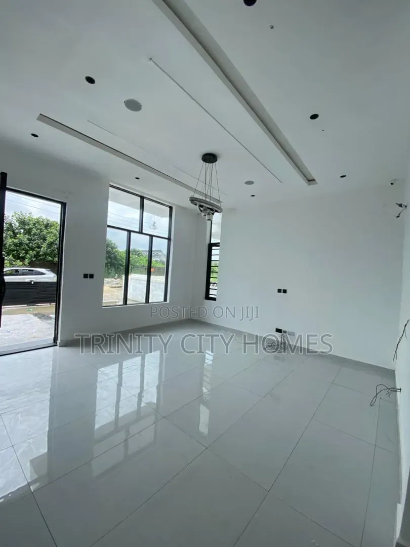 4bdrm Duplex in Sangotedo for sale in Sangotedo