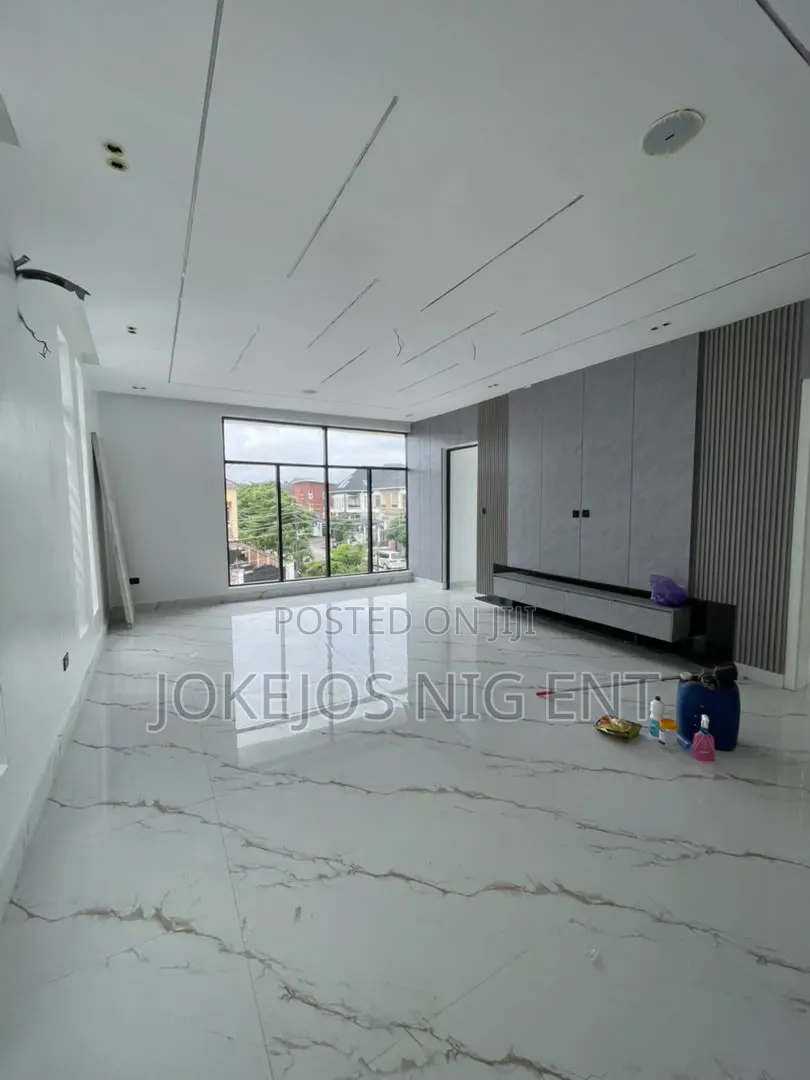 5bdrm Duplex in Chevron Drive for sale in Chevron