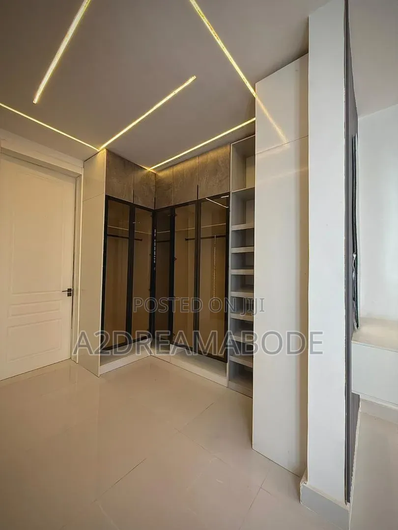 5bdrm Duplex in Lekki for sale in Lekki Phase 1