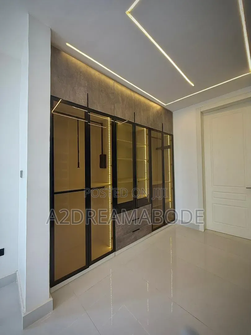 5bdrm Duplex in Lekki for sale in Lekki Phase 1