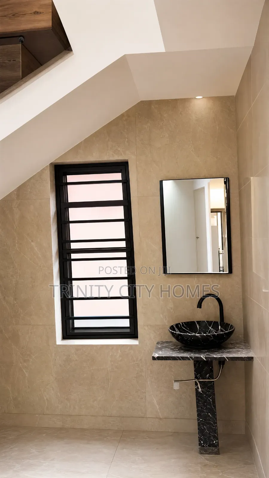 5bdrm Duplex in Heritage Estate, Lekki Phase 1 for sale in Lekki Phase 1