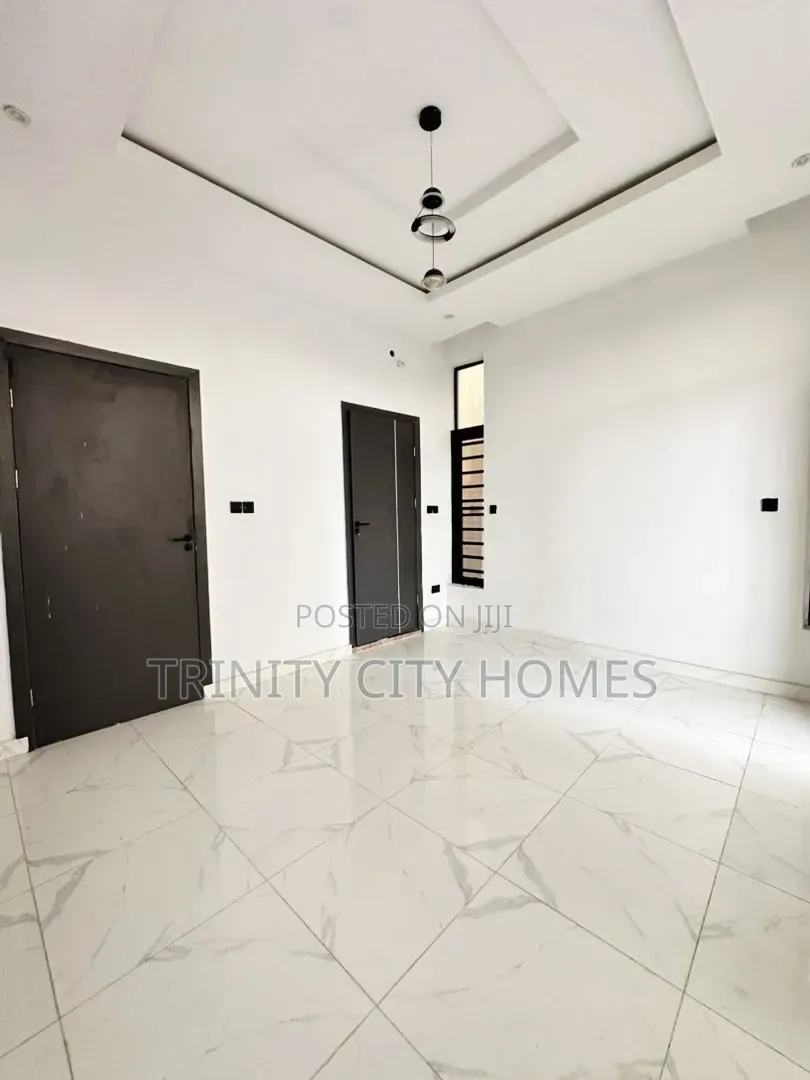 4bdrm Duplex in Ikota for sale in Ikota
