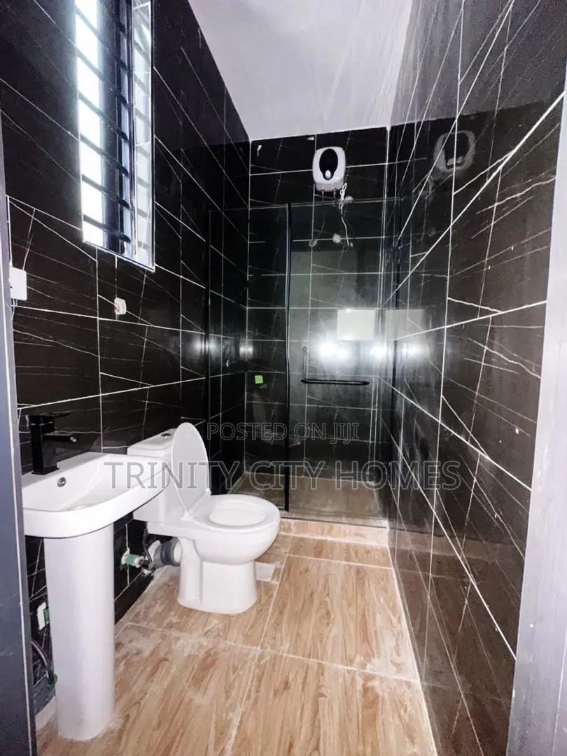 4bdrm Duplex in Ikota for sale in Ikota