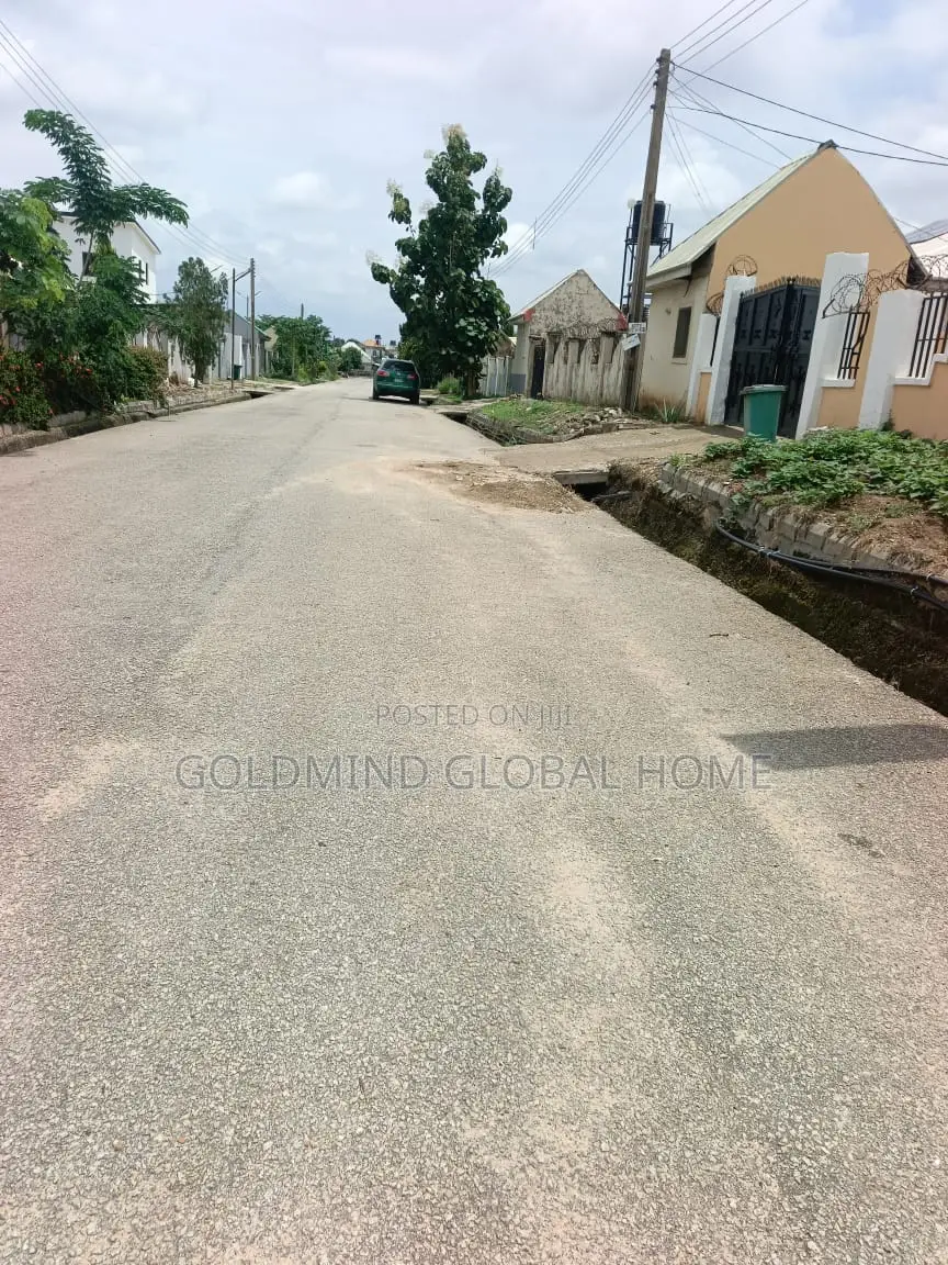2bdrm Block of Flats in Area 2, Garki. for sale in Area 2