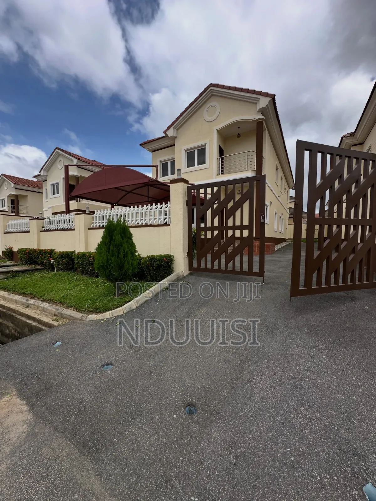 4bdrm Duplex in Life Camp for sale in Life Camp