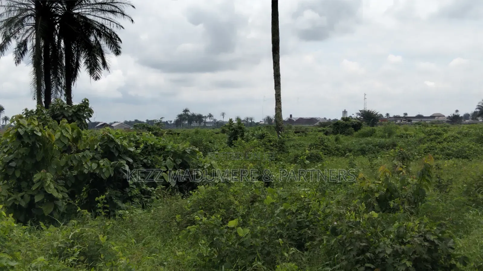 For Sale : 950 SQMTRS at Heliu Estate Enugu in Enugu