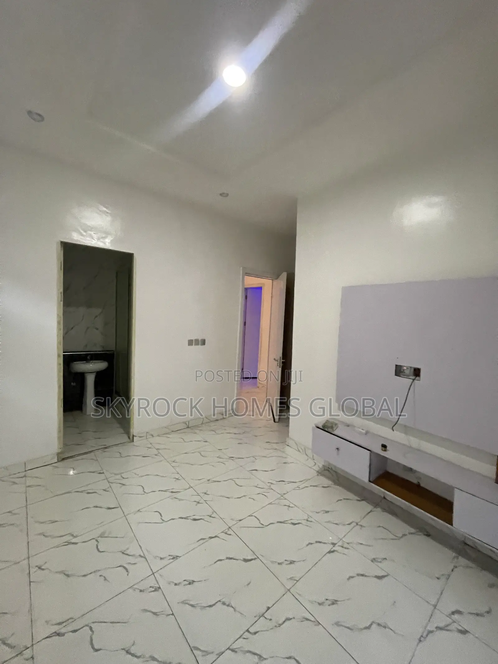 4bdrm Duplex in Ikota for rent in Ikota