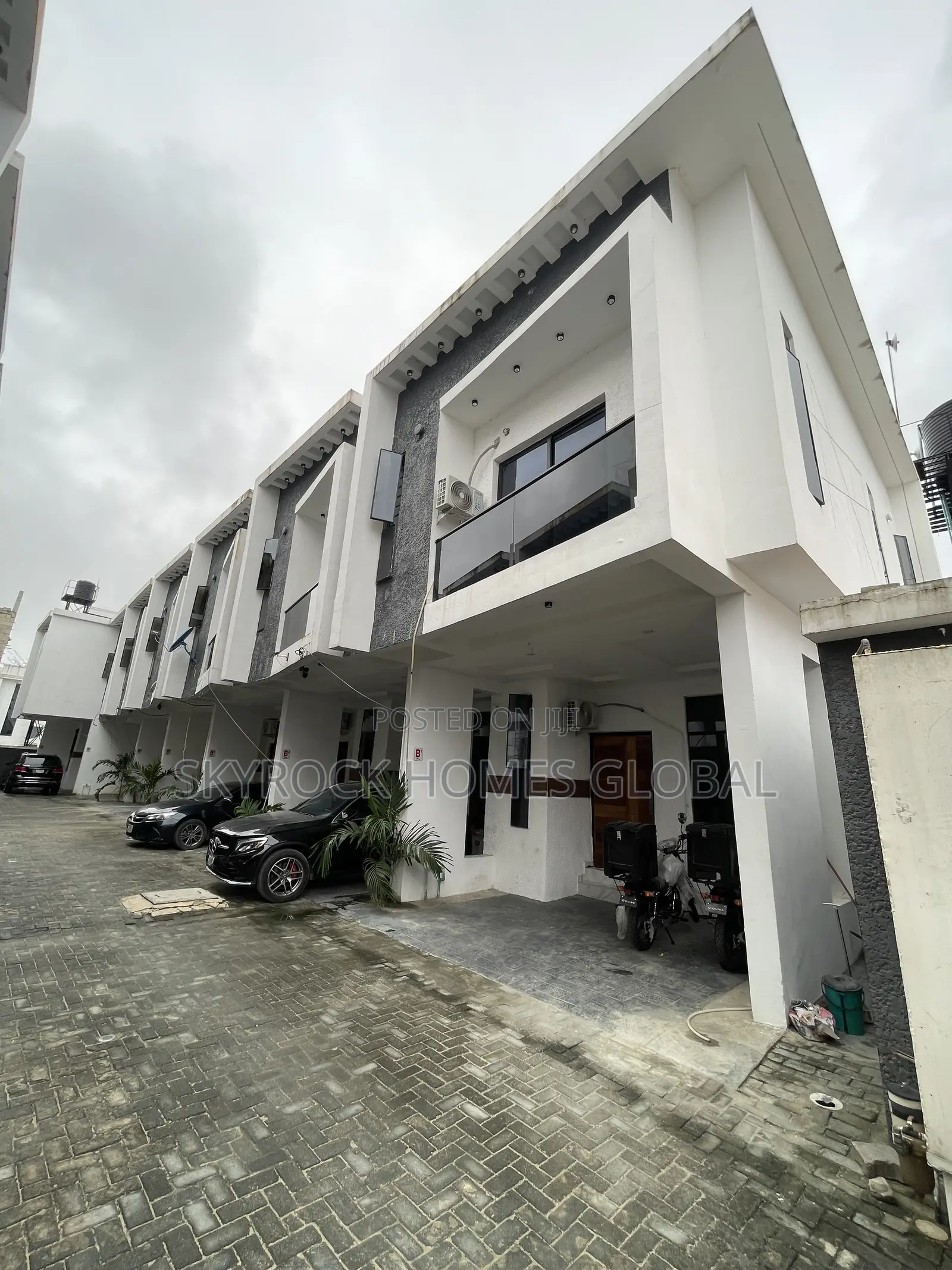 3bdrm Duplex in Ikota for rent in Ikota