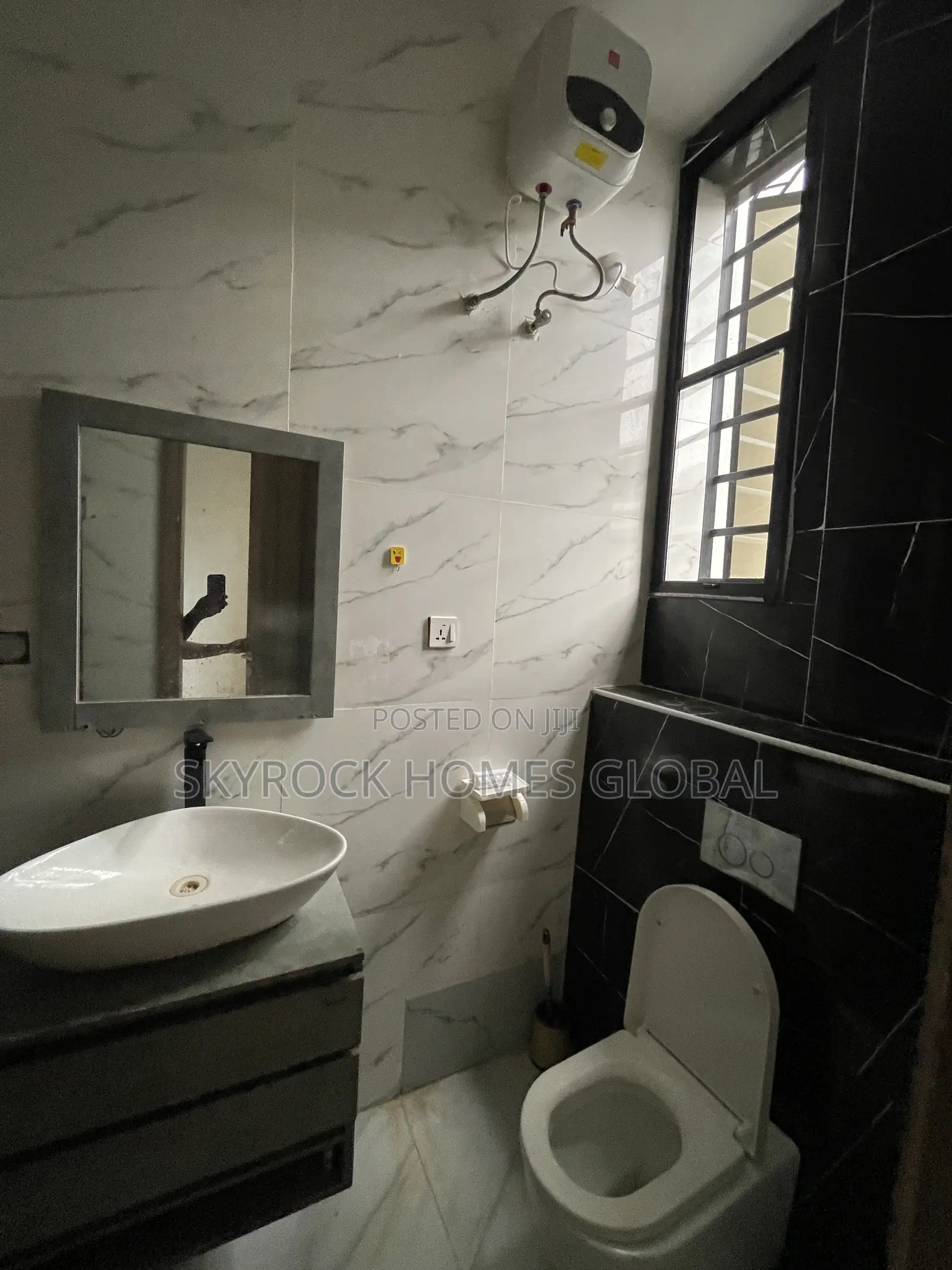 3bdrm Duplex in Ikota for rent in Ikota