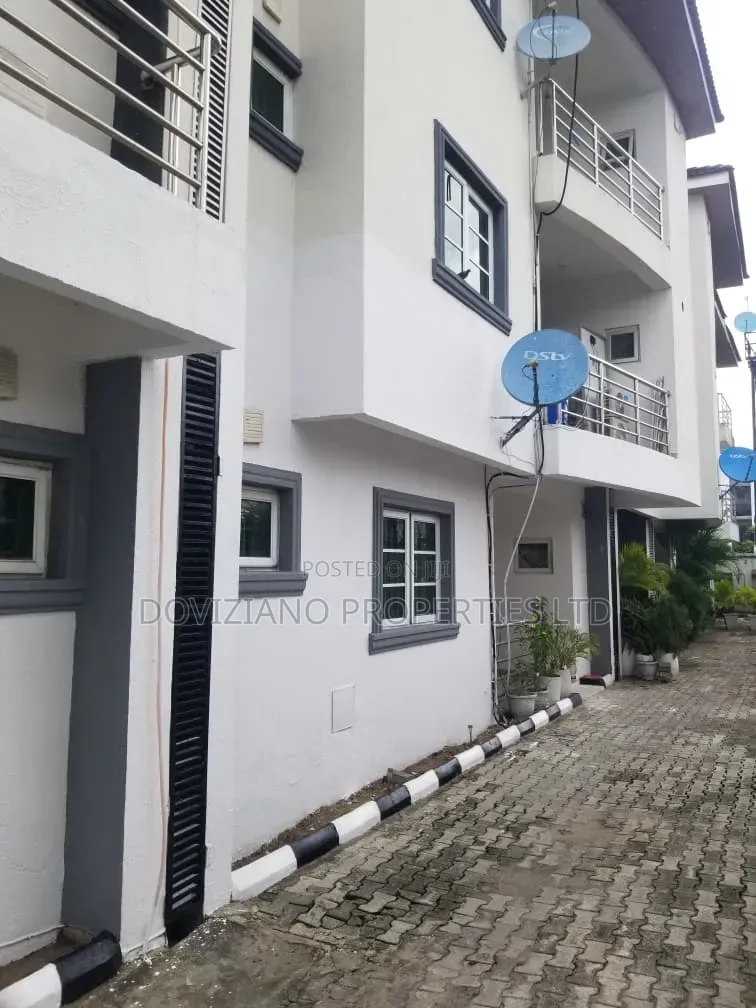 3bdrm Apartment in Lekki Phase 1 for rent in Lekki Phase 1