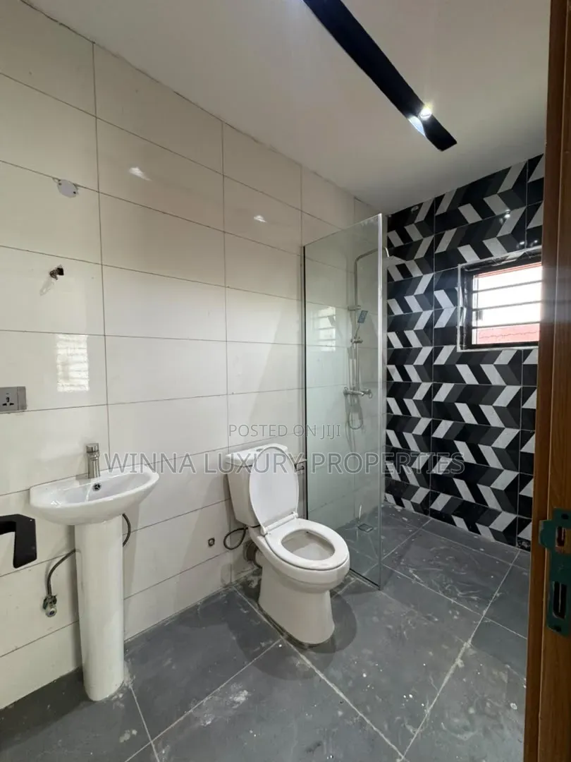 6bdrm Duplex in Lokogoma for sale in Lokogoma
