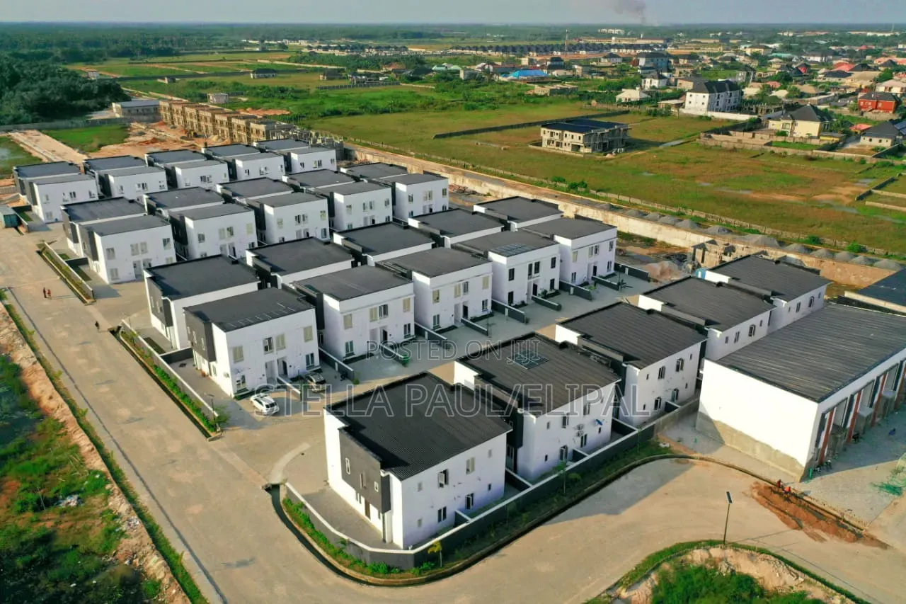 Furnished 3bdrm Duplex in Capital Loft, Eleko for sale in Eleko
