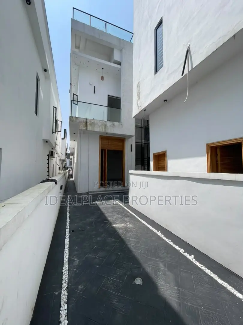 5bdrm Duplex in Lekki Expressway for sale in Lekki Expressway
