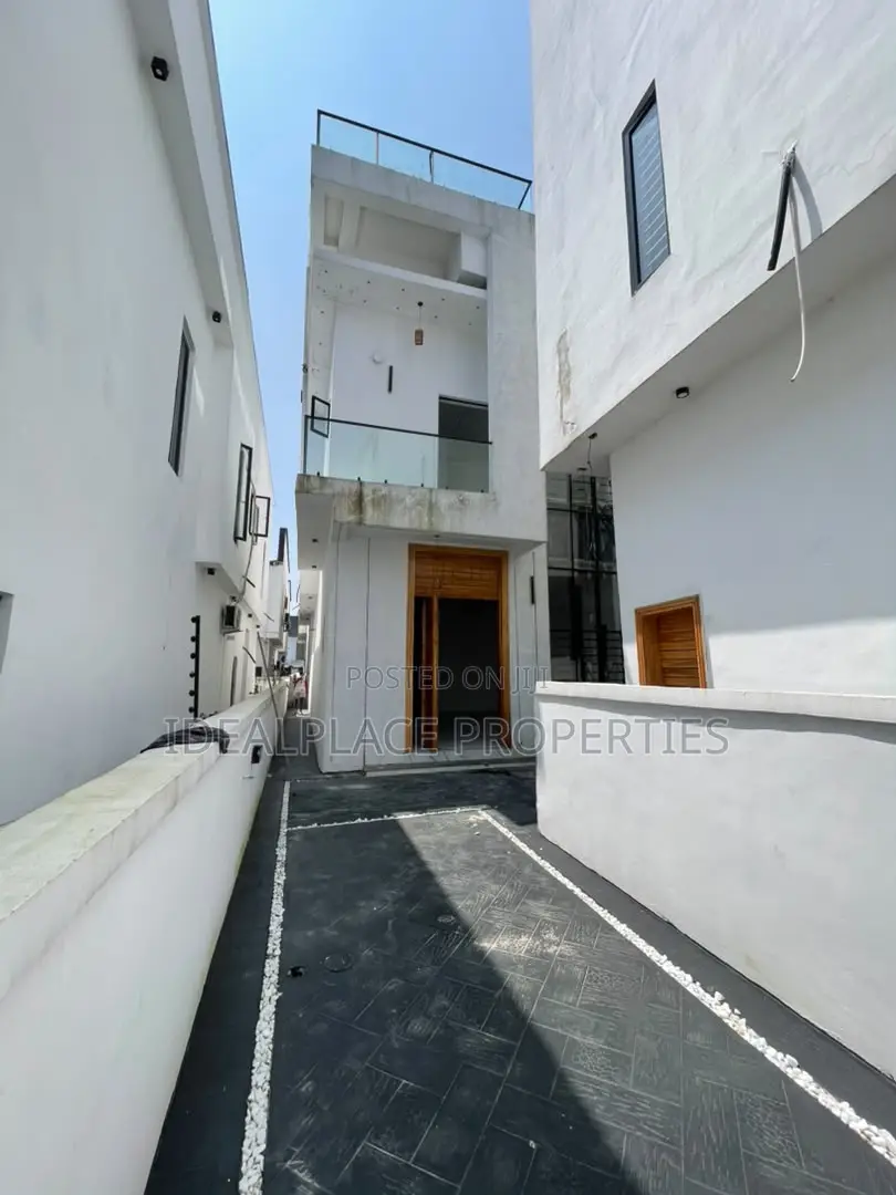 5bdrm Duplex in Lekki Expressway for sale in Lekki Expressway