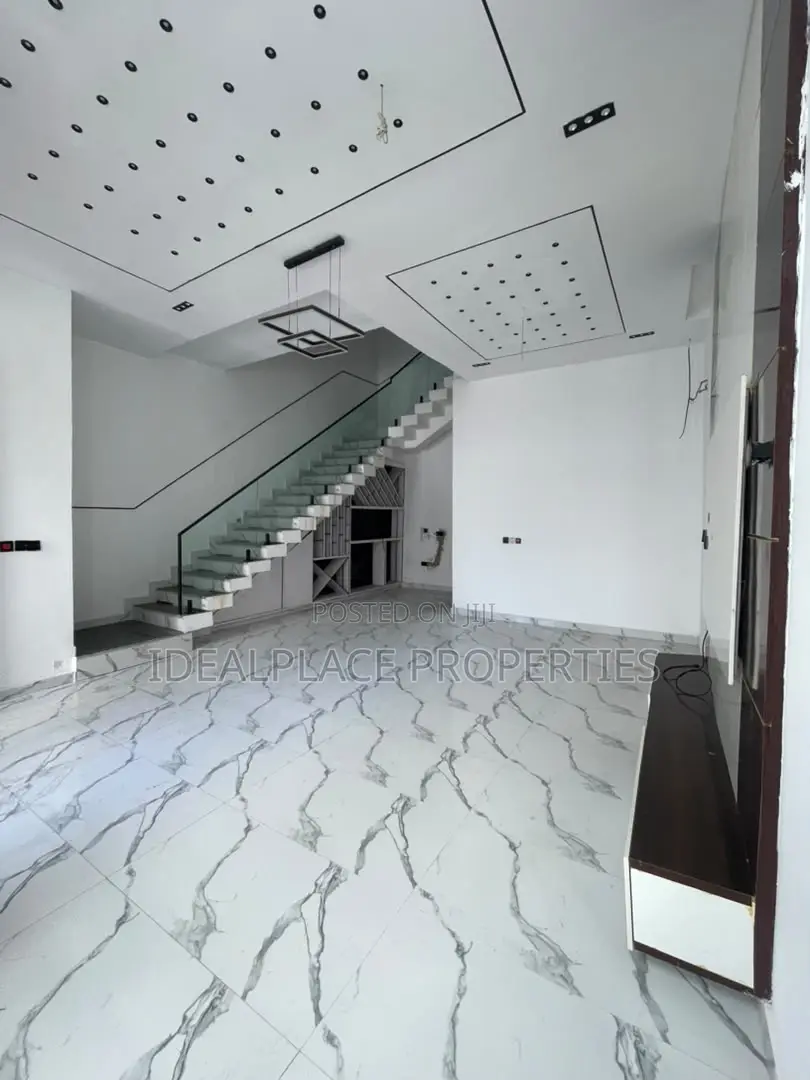 5bdrm Duplex in Lekki Expressway for sale in Lekki Expressway