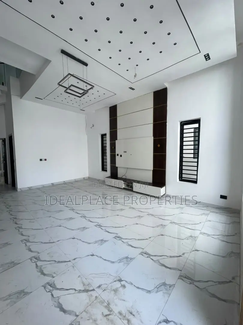 5bdrm Duplex in Lekki Expressway for sale in Lekki Expressway