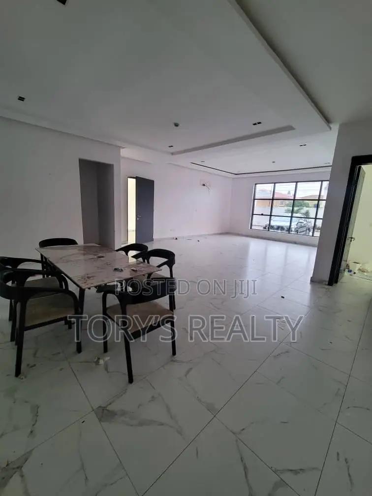 3bdrm Apartment in Lekki Expressway for rent in Lekki Expressway