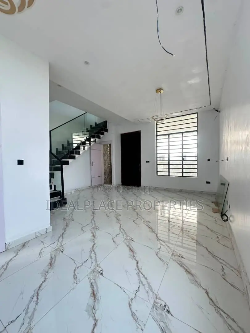 Furnished 3bdrm Duplex in Lekki Expressway for sale in Lekki Expressway