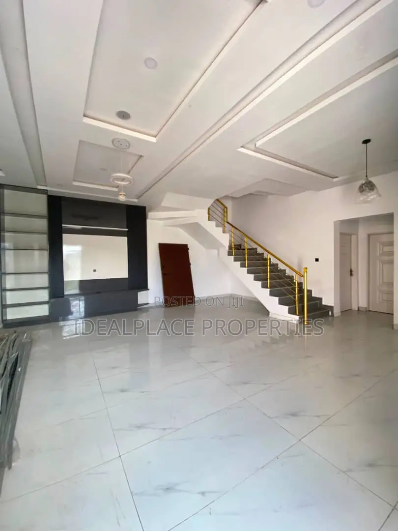 4bdrm Duplex in Lekki Expressway for sale in Lekki Expressway
