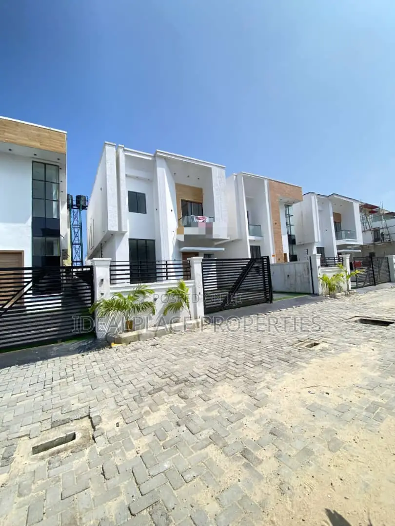 4bdrm Duplex in Chevron for sale in Chevron
