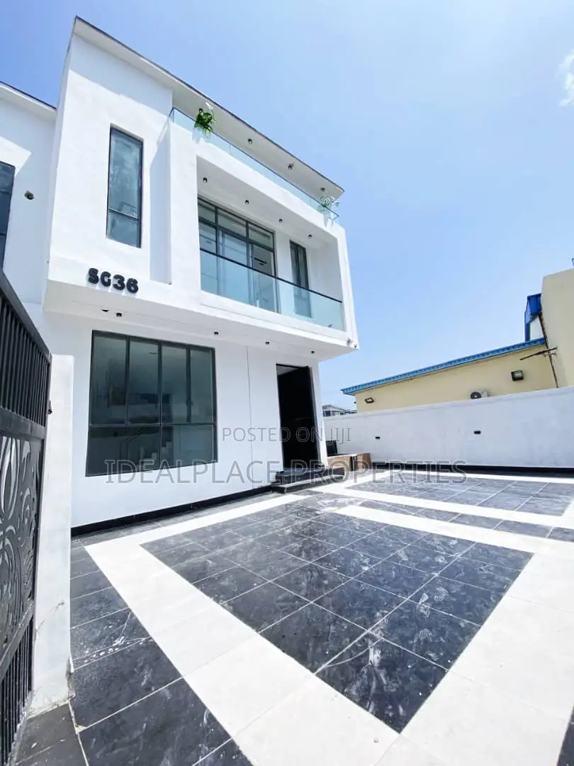 4bdrm Duplex in Chevron for sale in Chevron