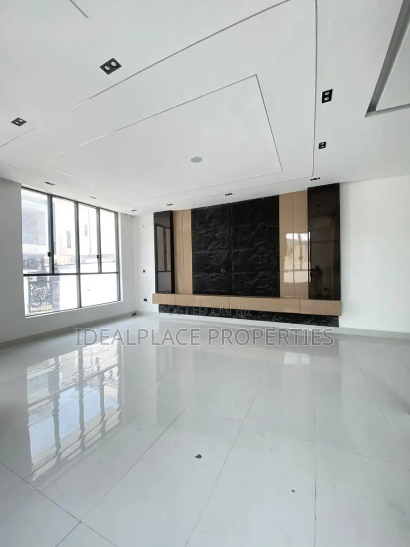 4bdrm Duplex in Chevron for sale in Chevron