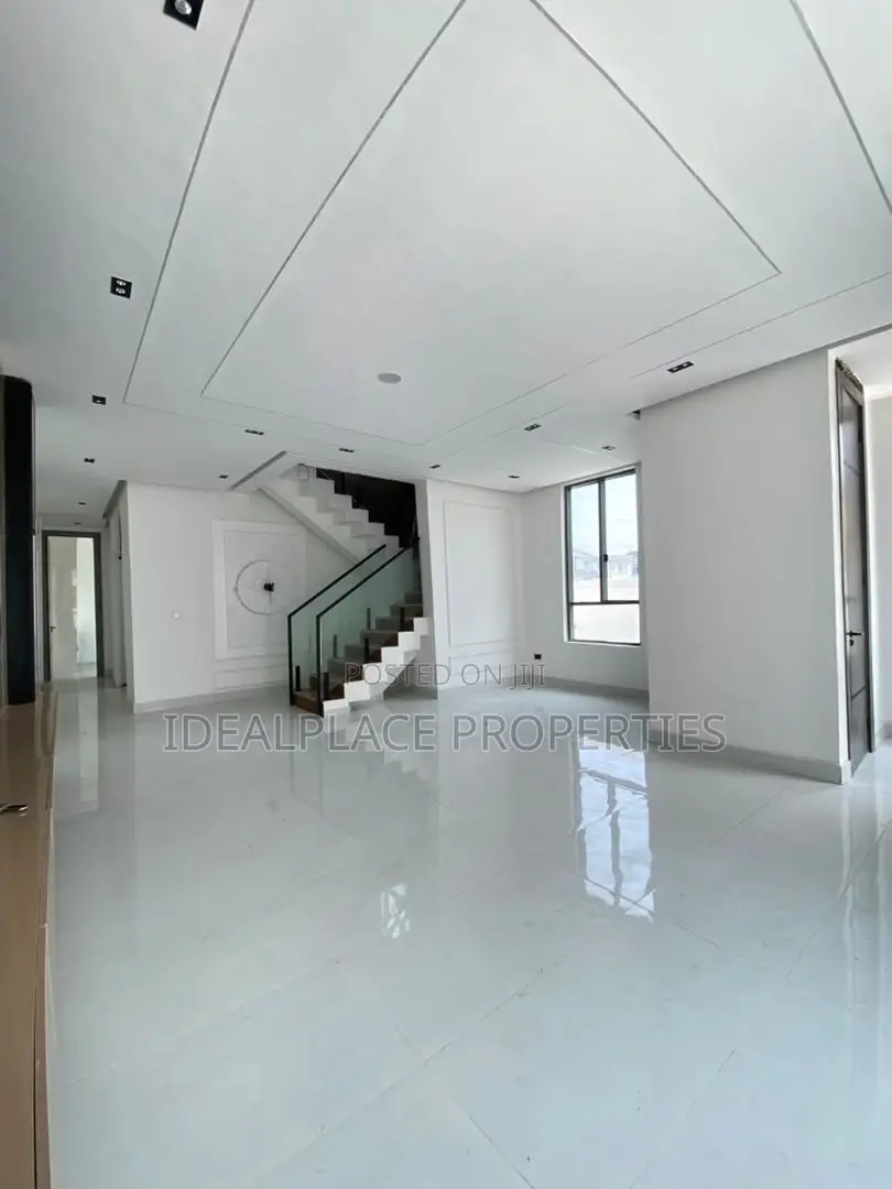 4bdrm Duplex in Chevron for sale in Chevron
