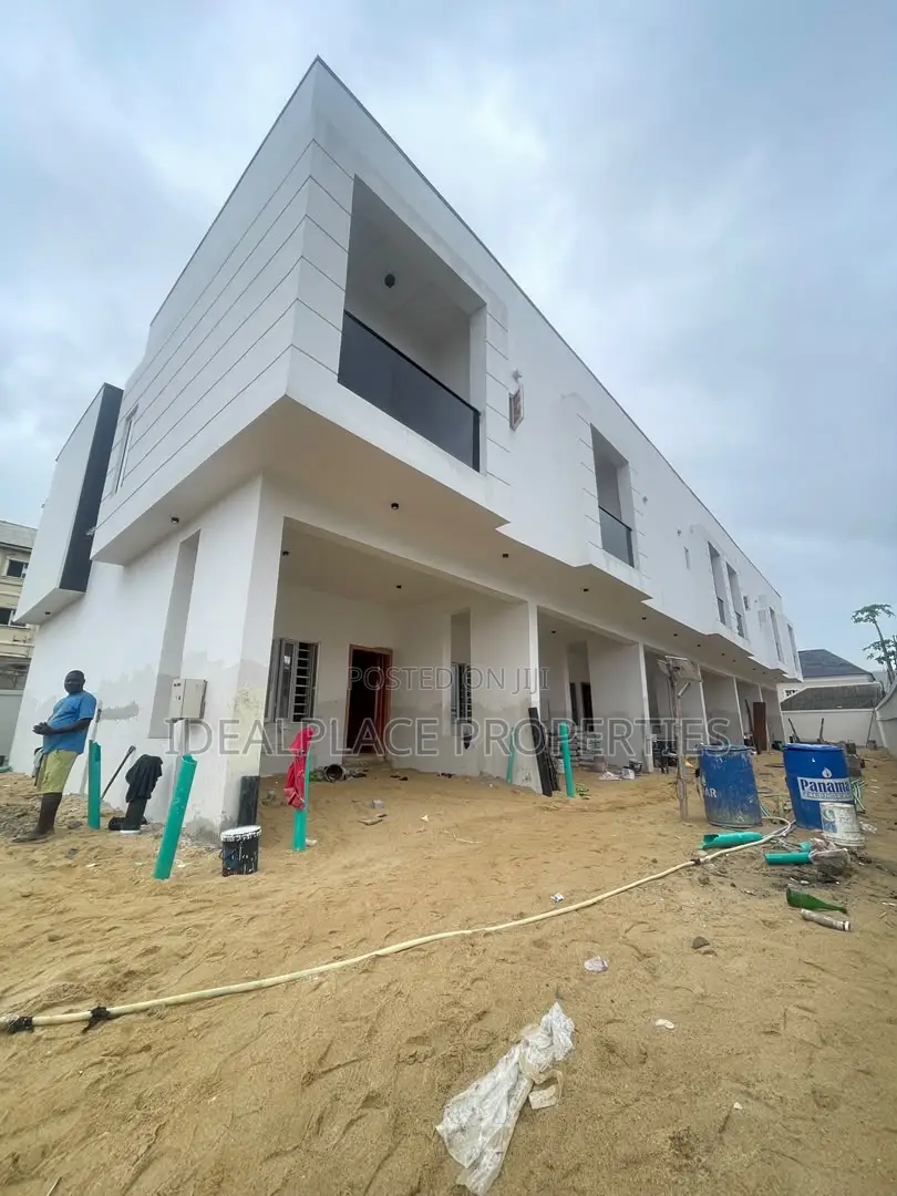 3bdrm Duplex in Sangotedo for sale in Sangotedo