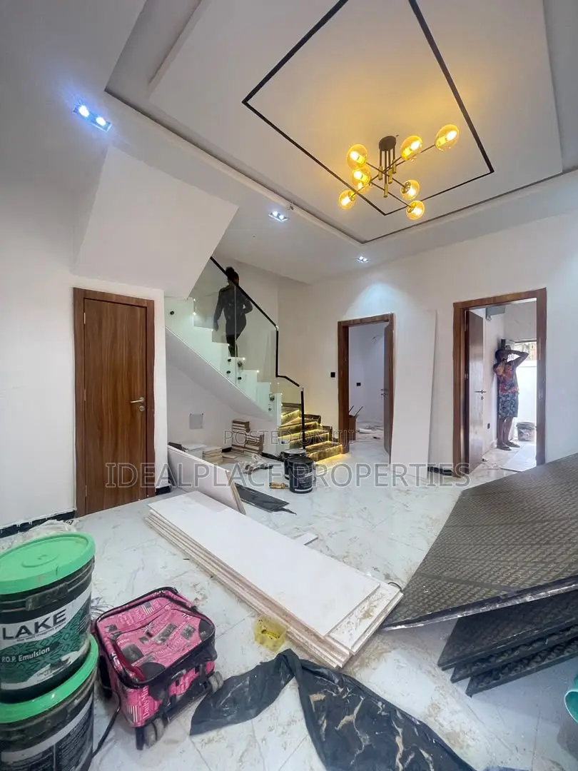 3bdrm Duplex in Sangotedo for sale in Sangotedo