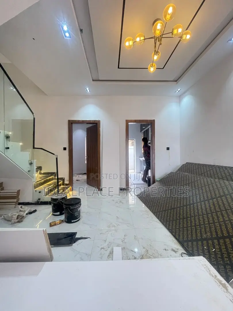 3bdrm Duplex in Sangotedo for sale in Sangotedo
