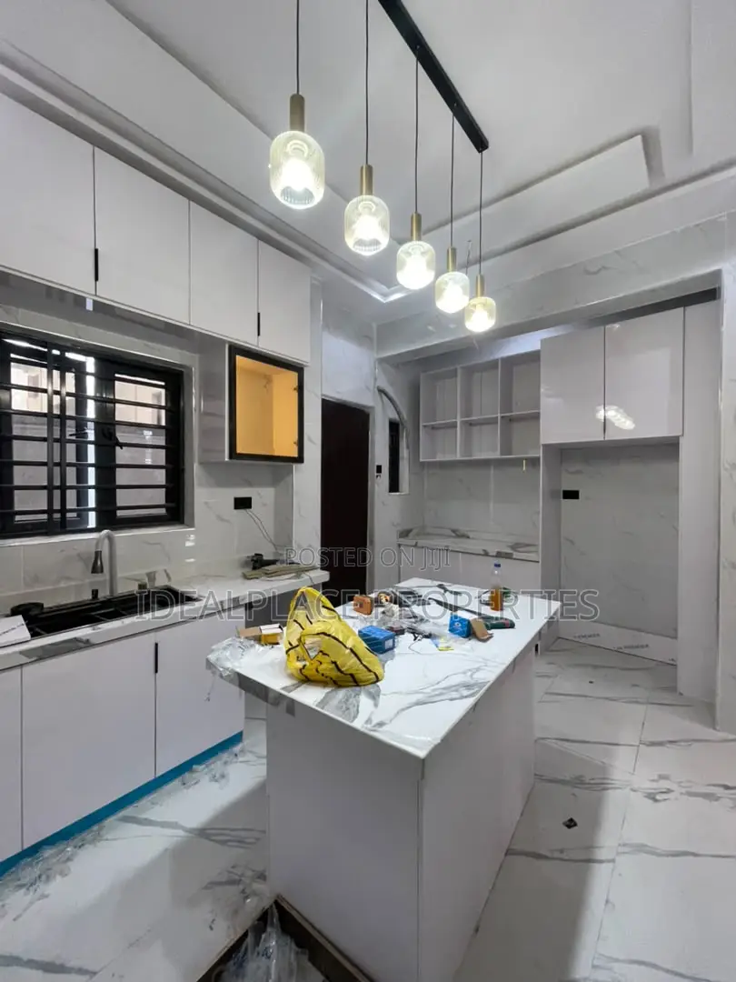 4bdrm Duplex in Ikate for sale in Ikate