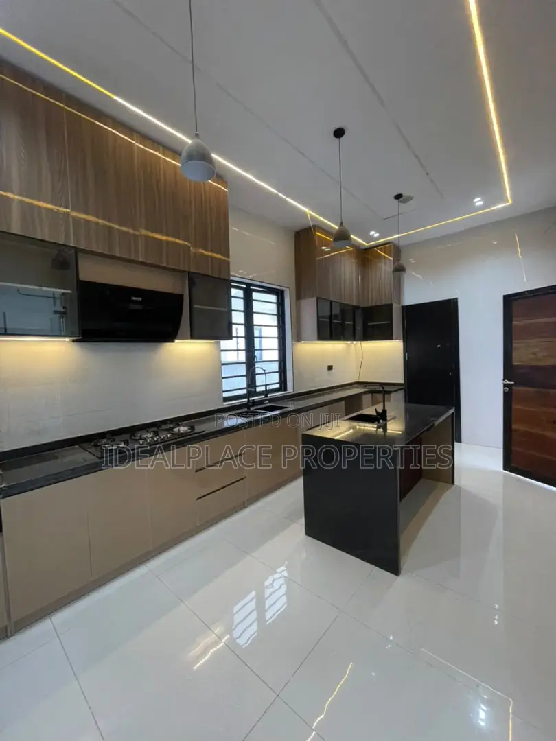 5bdrm Duplex in Ado / Ajah for sale in Ado / Ajah