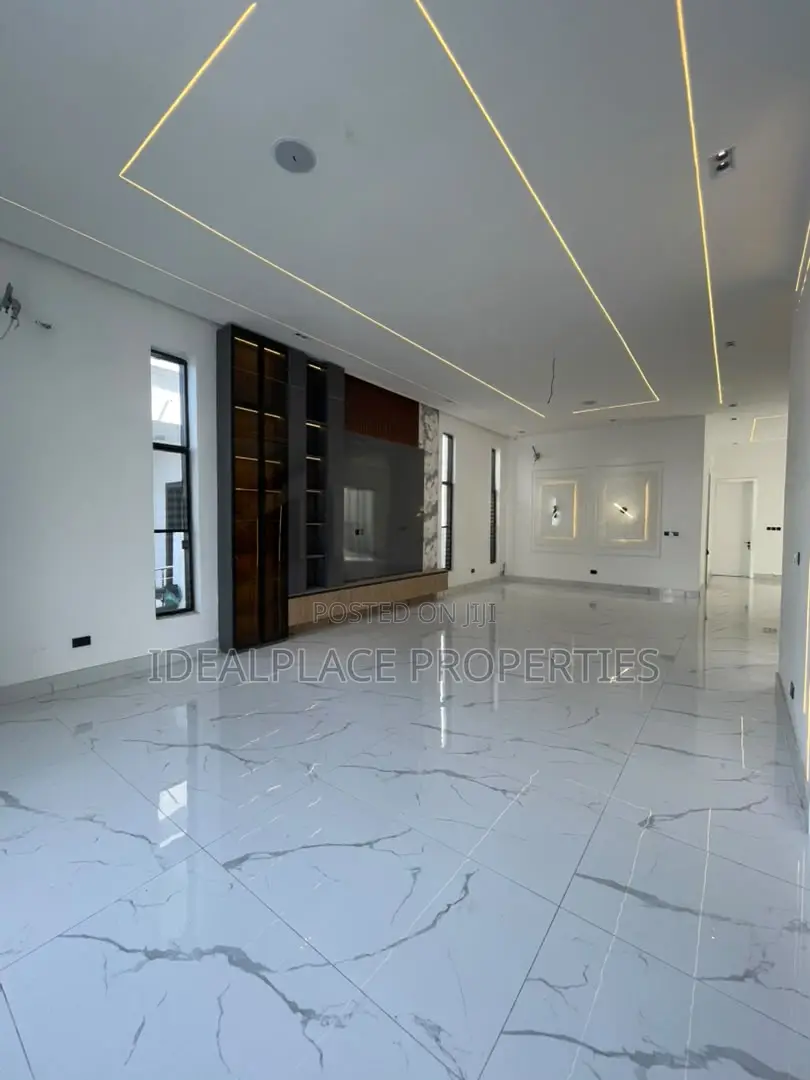 5bdrm Duplex in Megamound Estate, Ikota for sale in Ikota