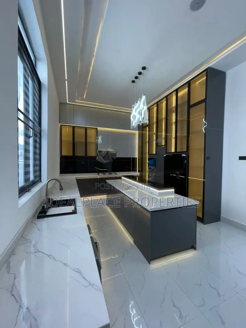 5bdrm Duplex in Megamound Estate, Ikota for sale in Ikota