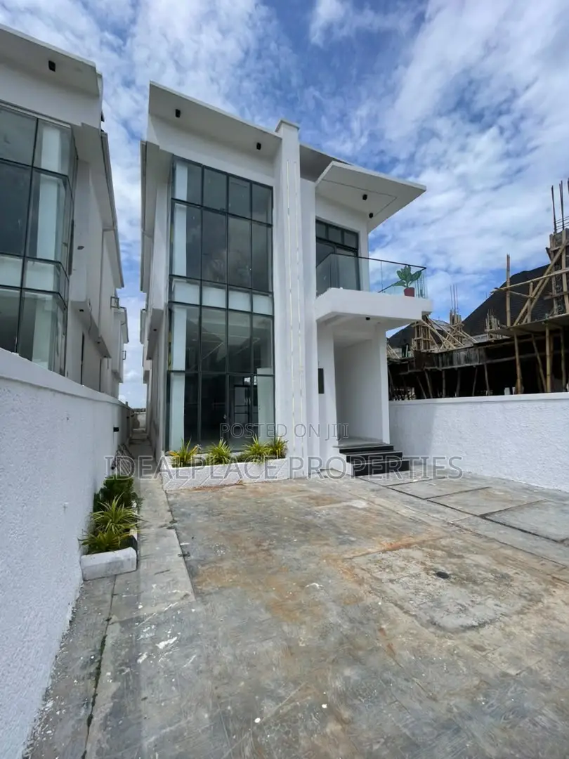 5bdrm Duplex in Chevron for sale in Chevron