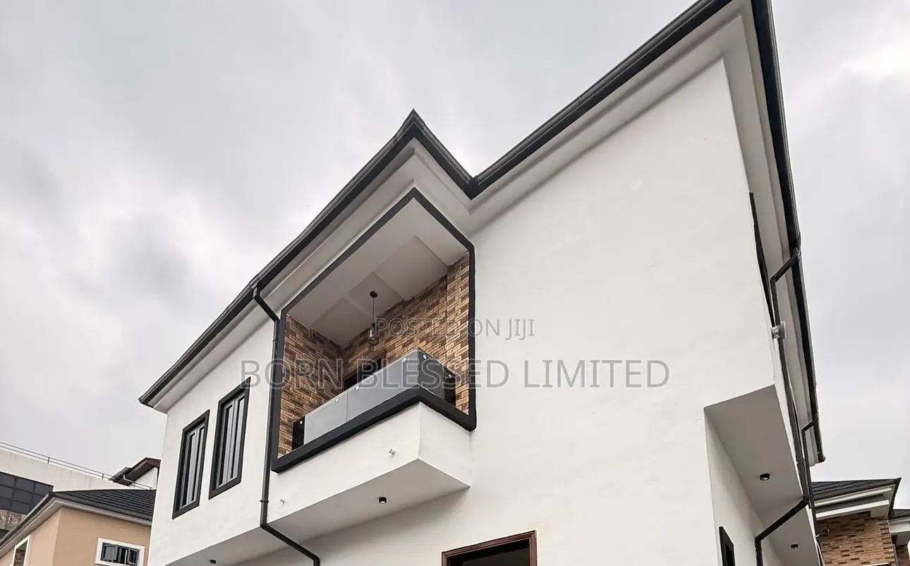 4bdrm Duplex in Agungi for sale in Agungi