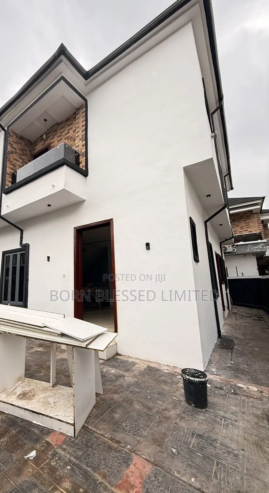 4bdrm Duplex in Agungi for sale in Agungi
